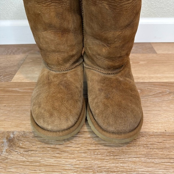 UGG Australia Classic Tall Chestnut Brown Suede Boots, Size 6 - Picture 6 of 11
